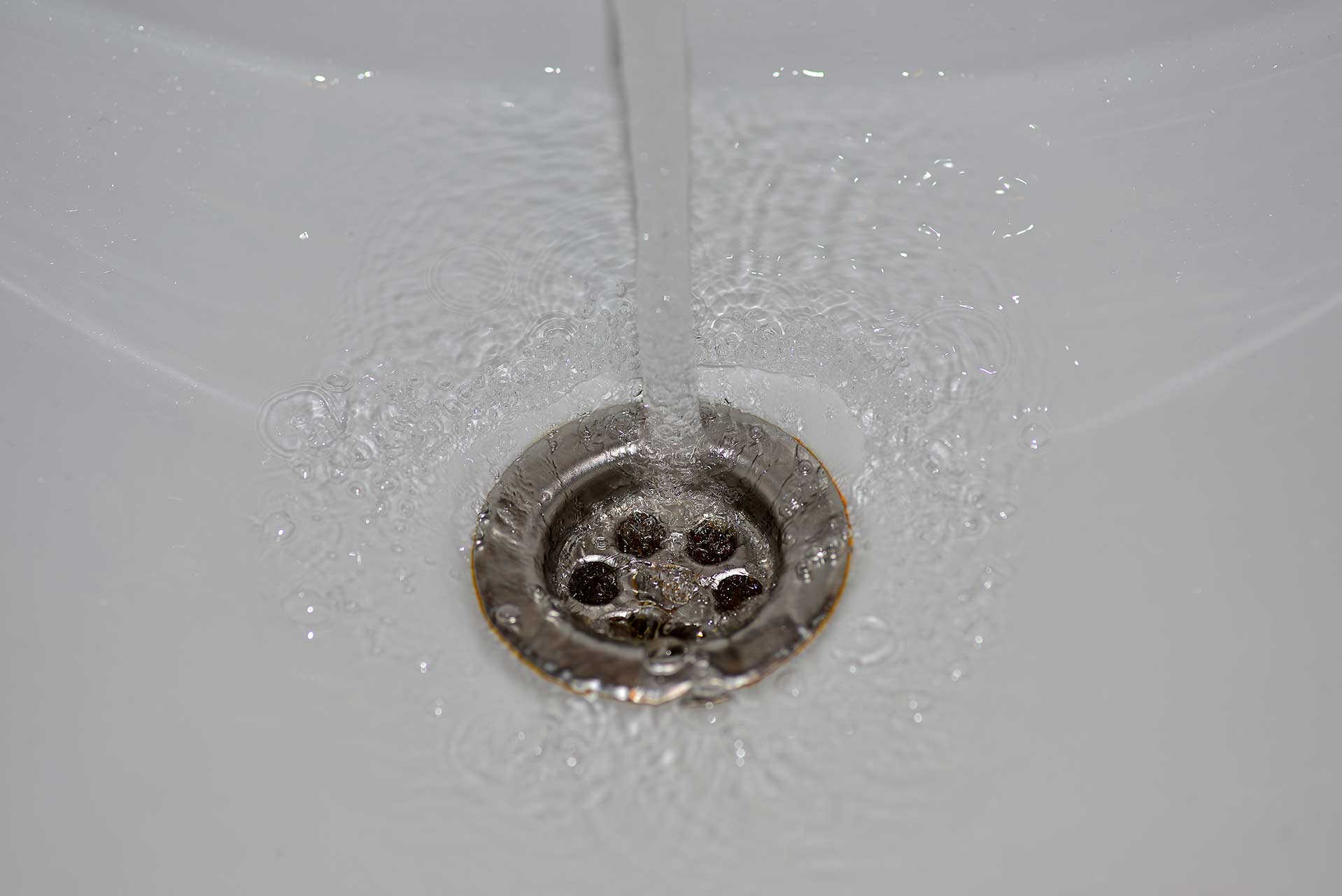 A2B Drains provides services to unblock blocked sinks and drains for properties in Islington.